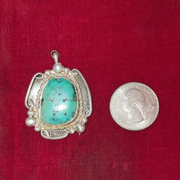 Turquoise-925 Sterling Silver Pendant- Beautifully Crafted Vintage Pendant - Picture 8 of 8